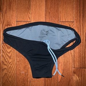 Jolyn black bottoms.